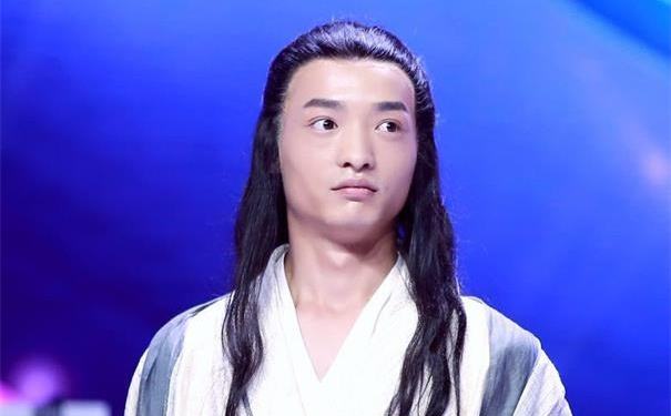  p>叶良辰,本名吴博伟,1996年11月24日出生于陕西