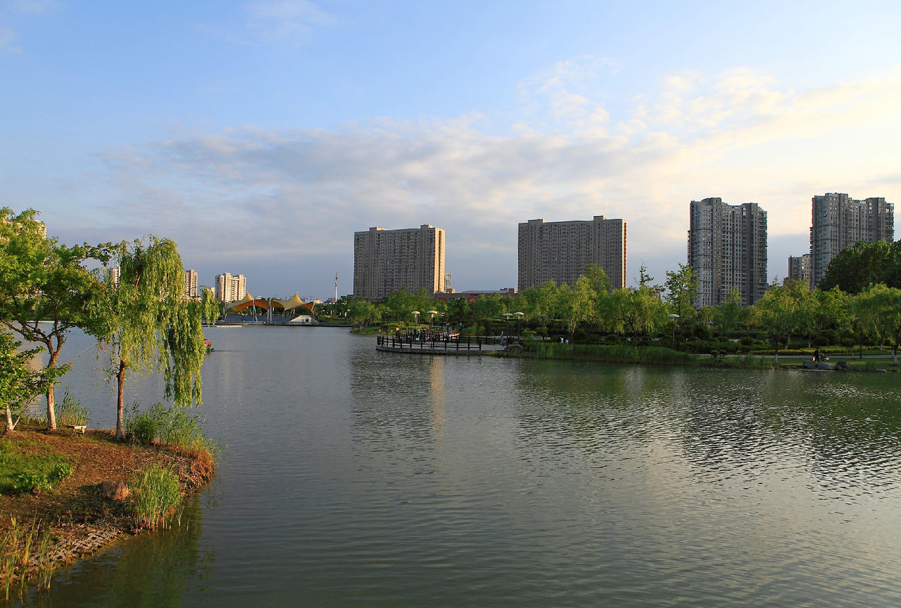  p> a href="#" data-lemmaid="5091932">串场河 /a>是贯穿盐城市区的