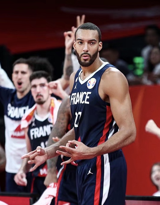  p>鲁迪·戈贝尔(rudy gobert),1992年6月26日出生于 a target="
