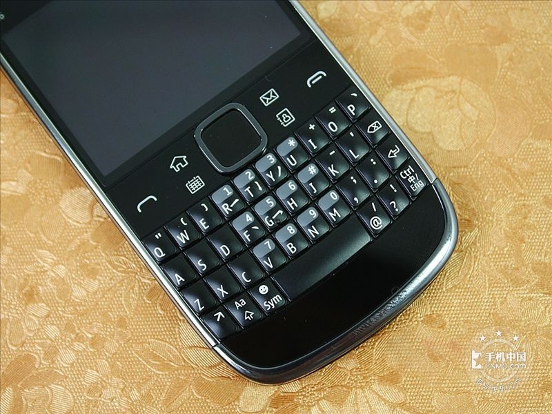  p>诺基亚一款于2011年上市的经典全键盘手机.