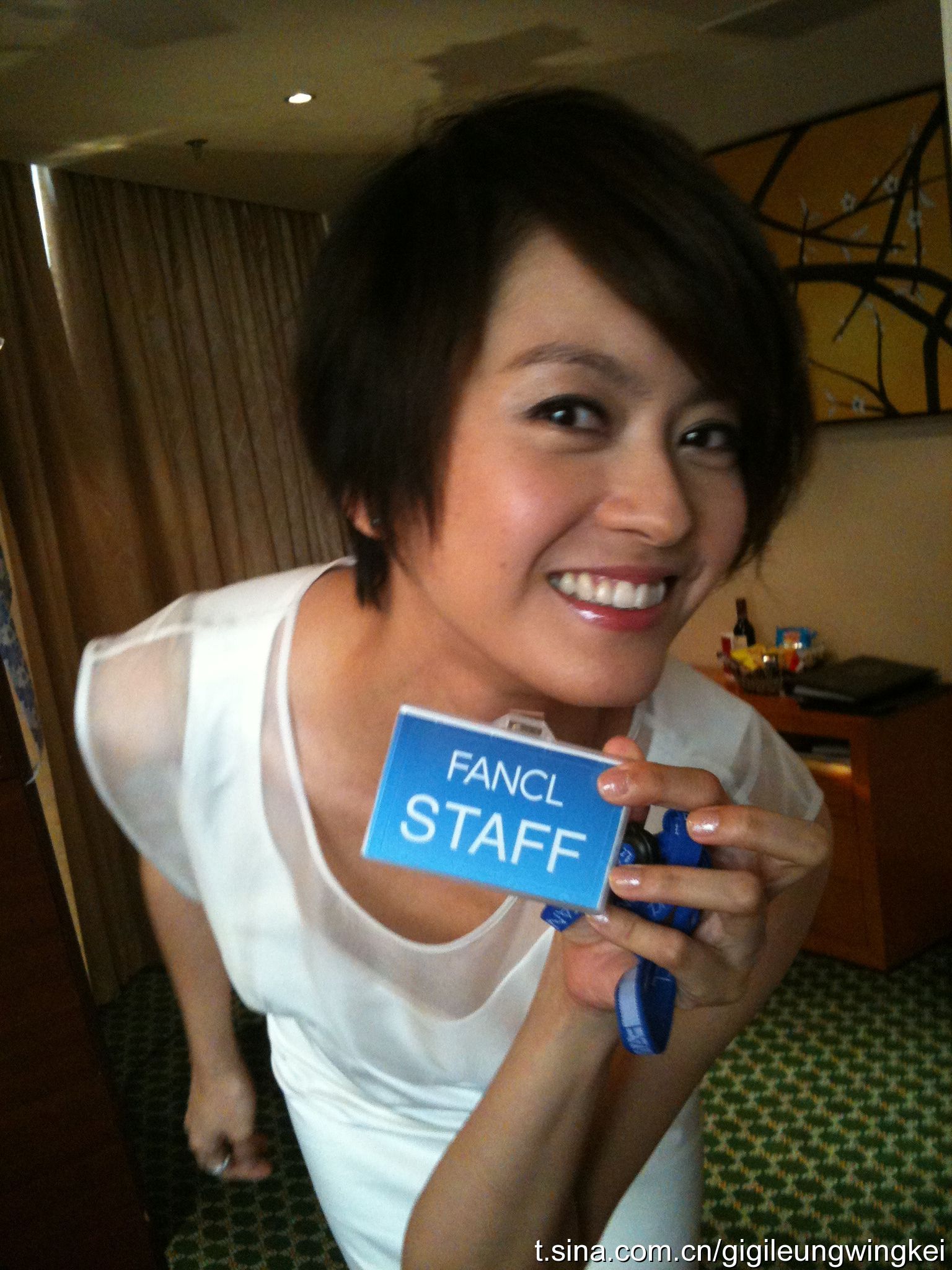 ,1976年3月25日生于香港,中国香港女歌手,音乐