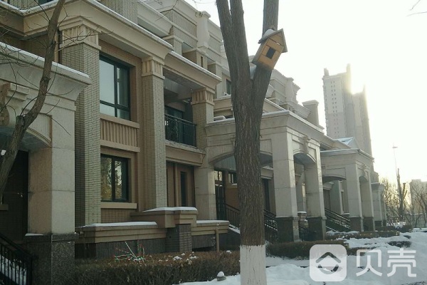  p>中海龙湾一期位于沈阳市和平和平区,由中海地产(沈阳)有限公司建成