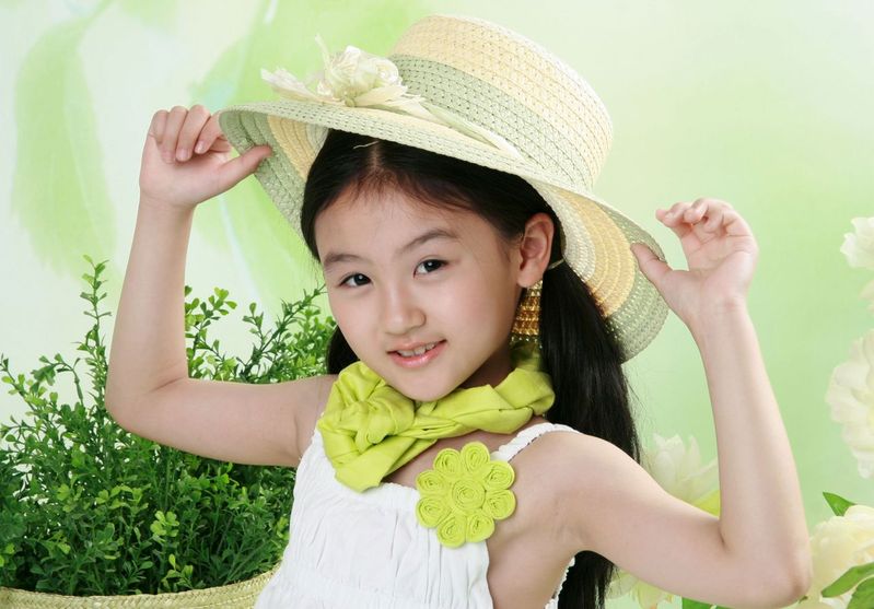  p>陆子艺,2001年2月24日出生于北京市,中国内地女演员.