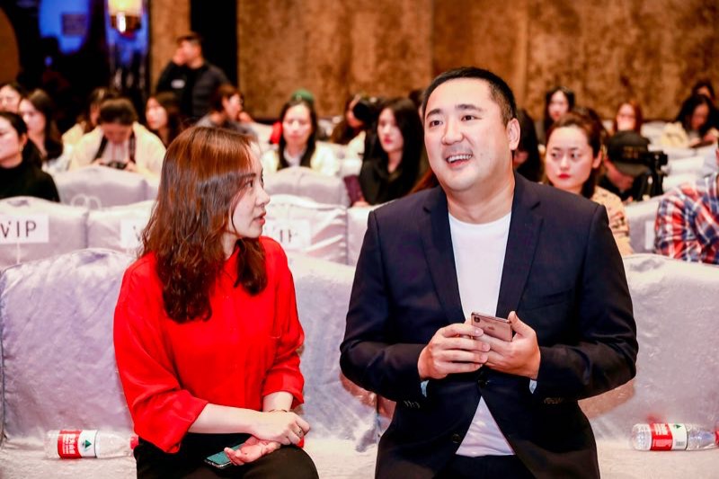  p data-id="gnwy0oglnm">王子鸣,男,香港著名导演,监制.