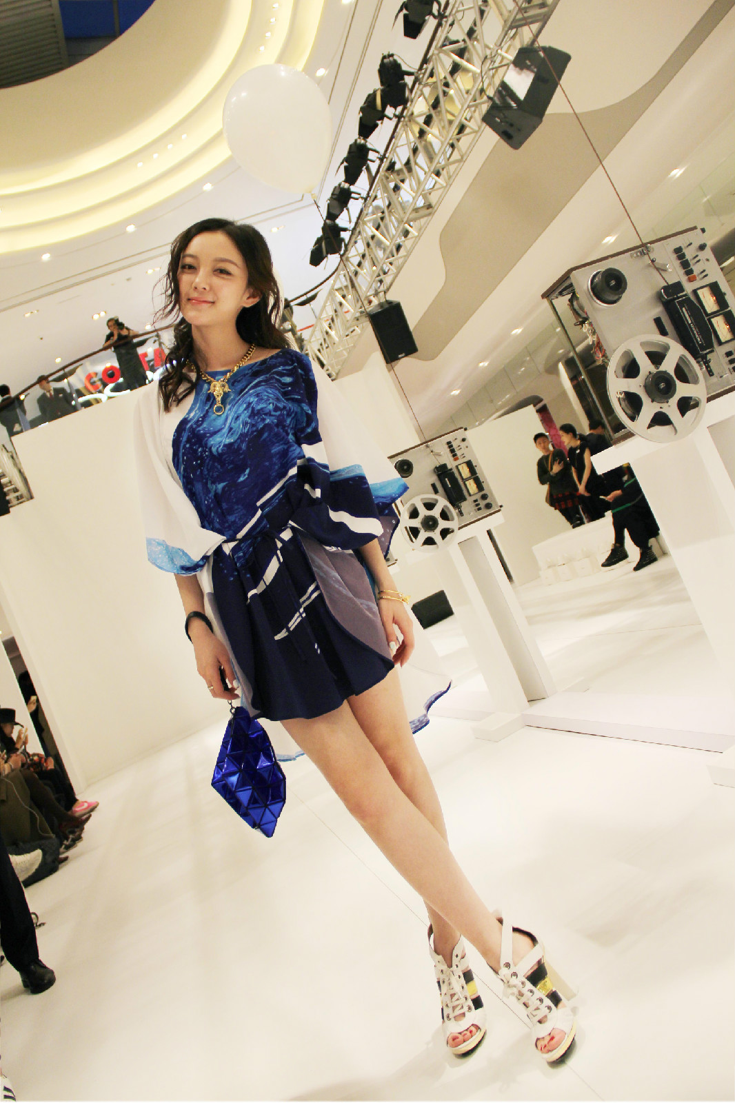 p>汪小敏 ,1992年10月1日出生于广西壮族自治区南宁市,中国内地女歌手