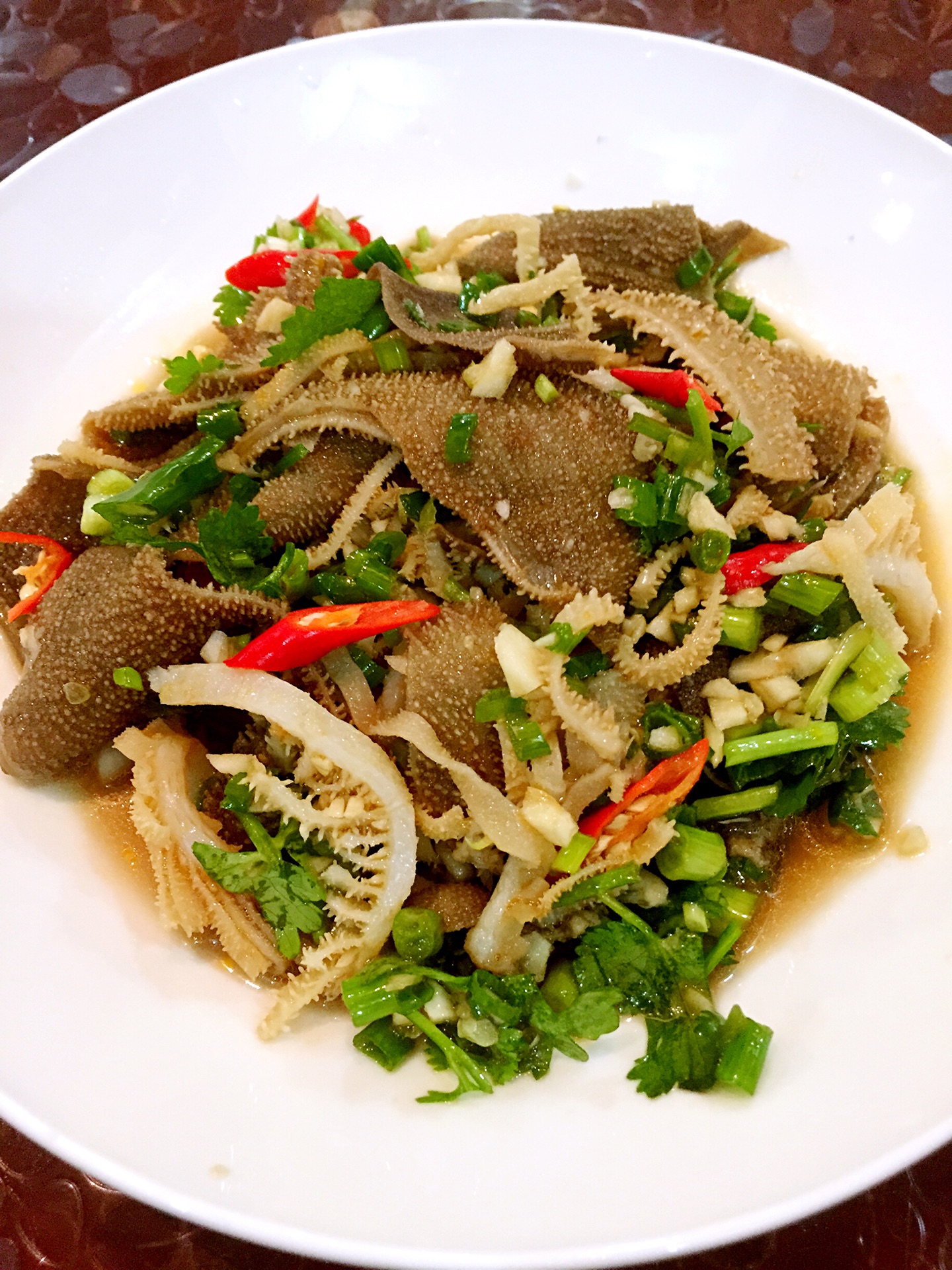  p>生拌 a href="#">百叶 /a>是一道朝族传统菜肴,选用新鲜的牛百叶
