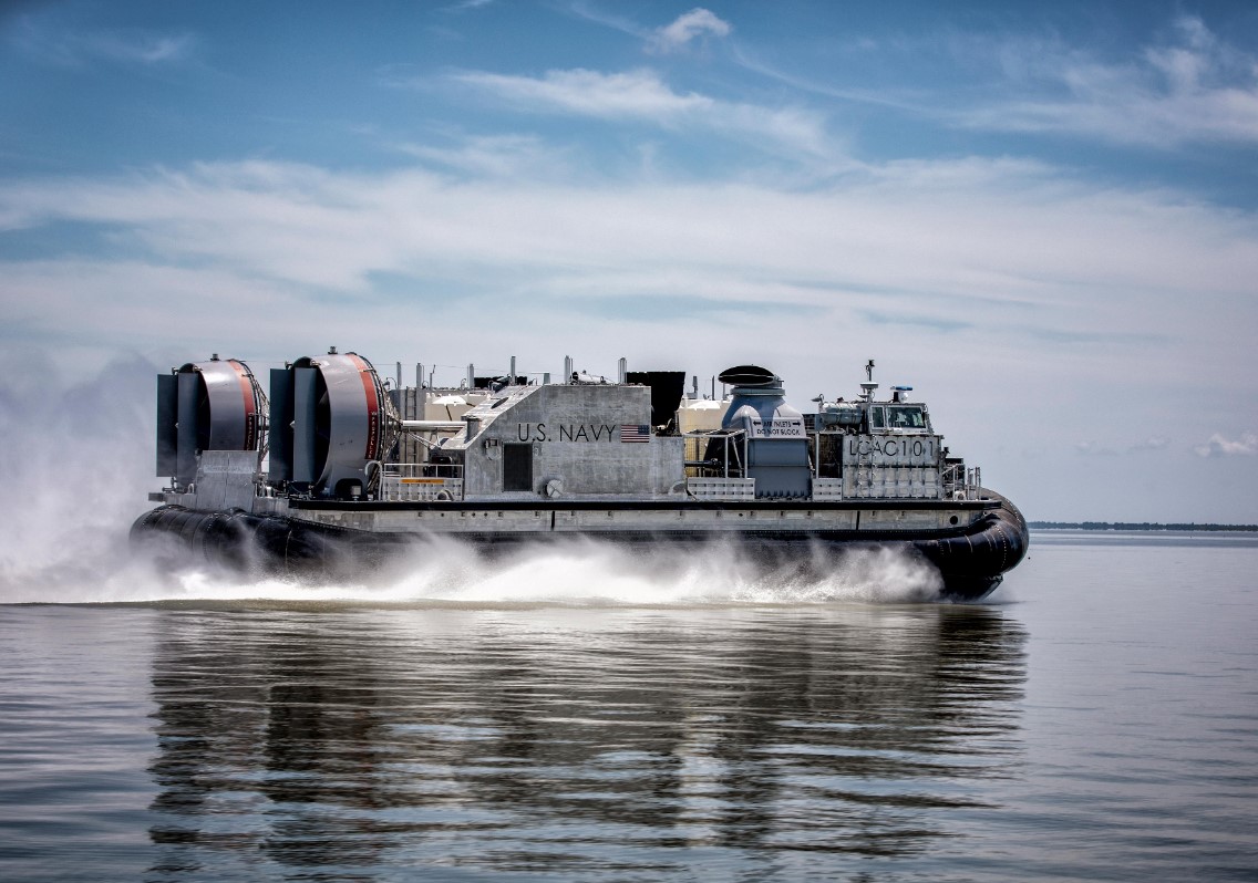 lcac气垫登陆艇