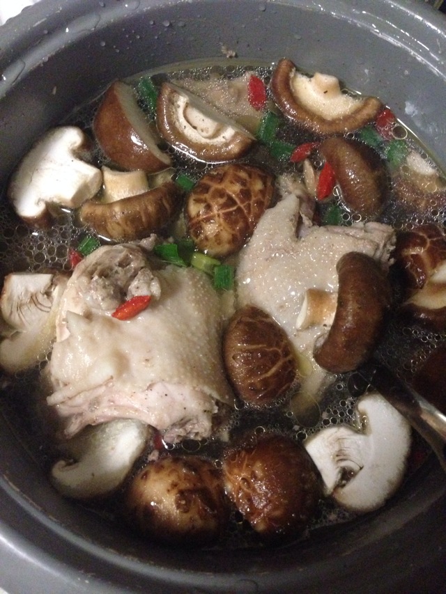 电饭锅香菇炖鸡