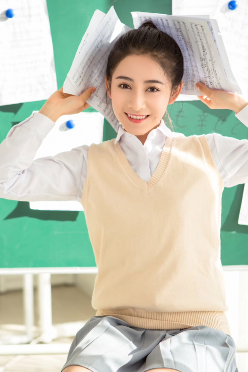 class="ref" data-ctrid="2ecjk7qhkcf">陈雅静,1996年出生于海南