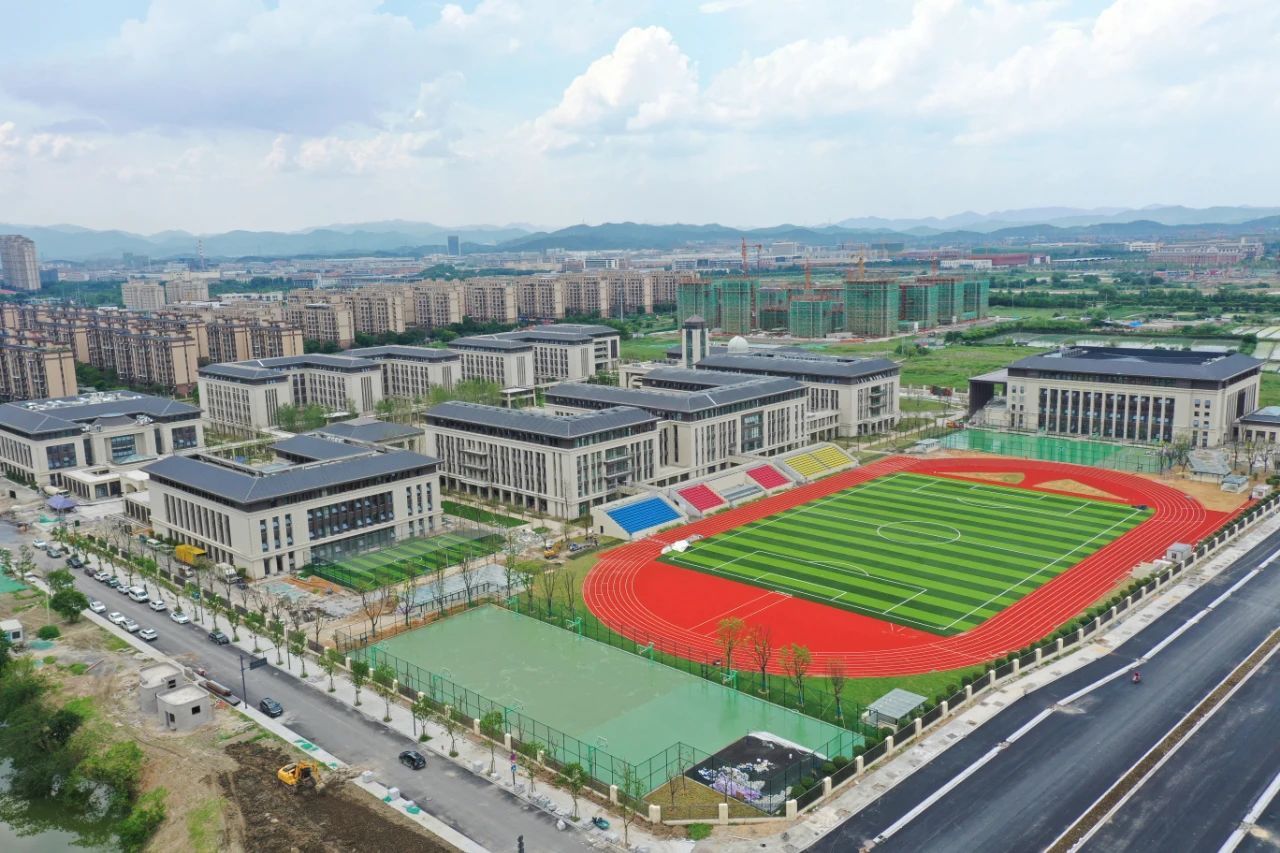  p>浙江工业大学附属德清高级中学位于德清县康乾街道德升街136号,是