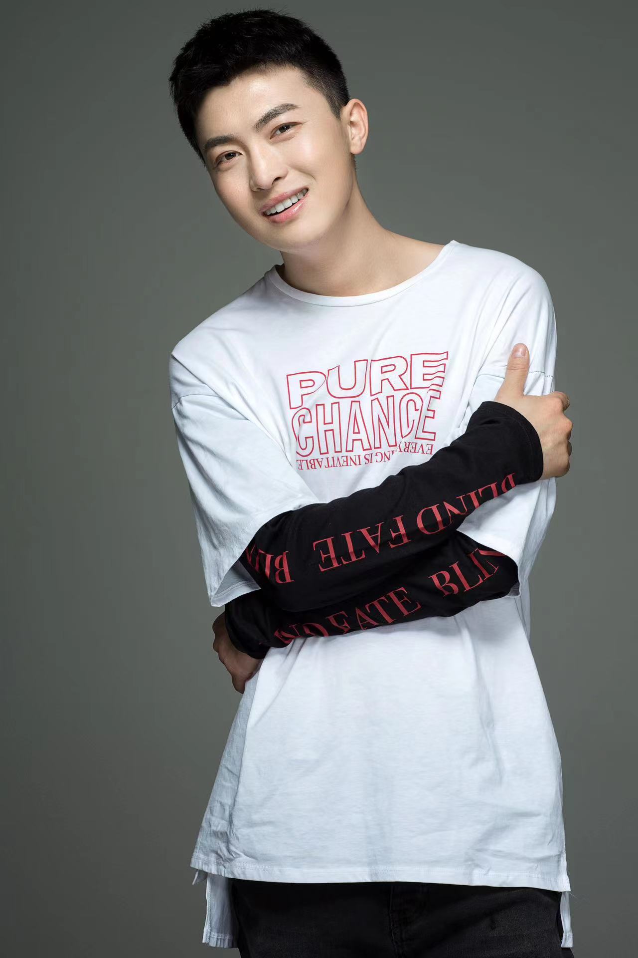  p data-id="tevsiksdq80n">秦川,中国内地影视男演员.