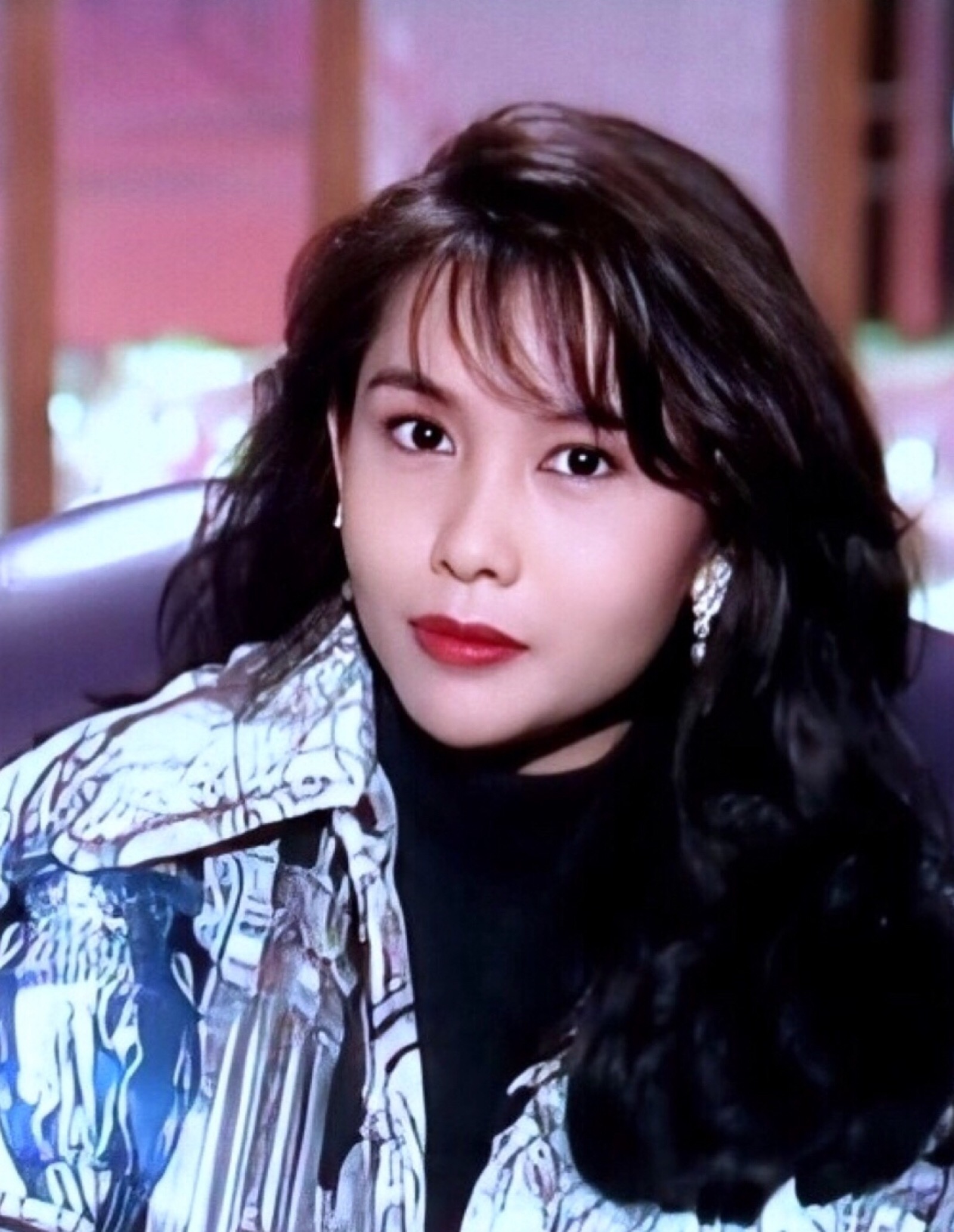 ezgji">20世纪90年代,九个年轻的女孩子先后信心满满地步入香港演艺圈