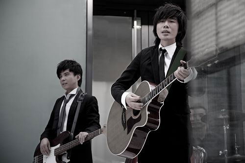  p>水木年华,中国内地人文民谣歌唱组合,名字取自于" a target="