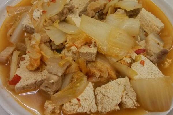 五花肉炖白菜冻豆腐