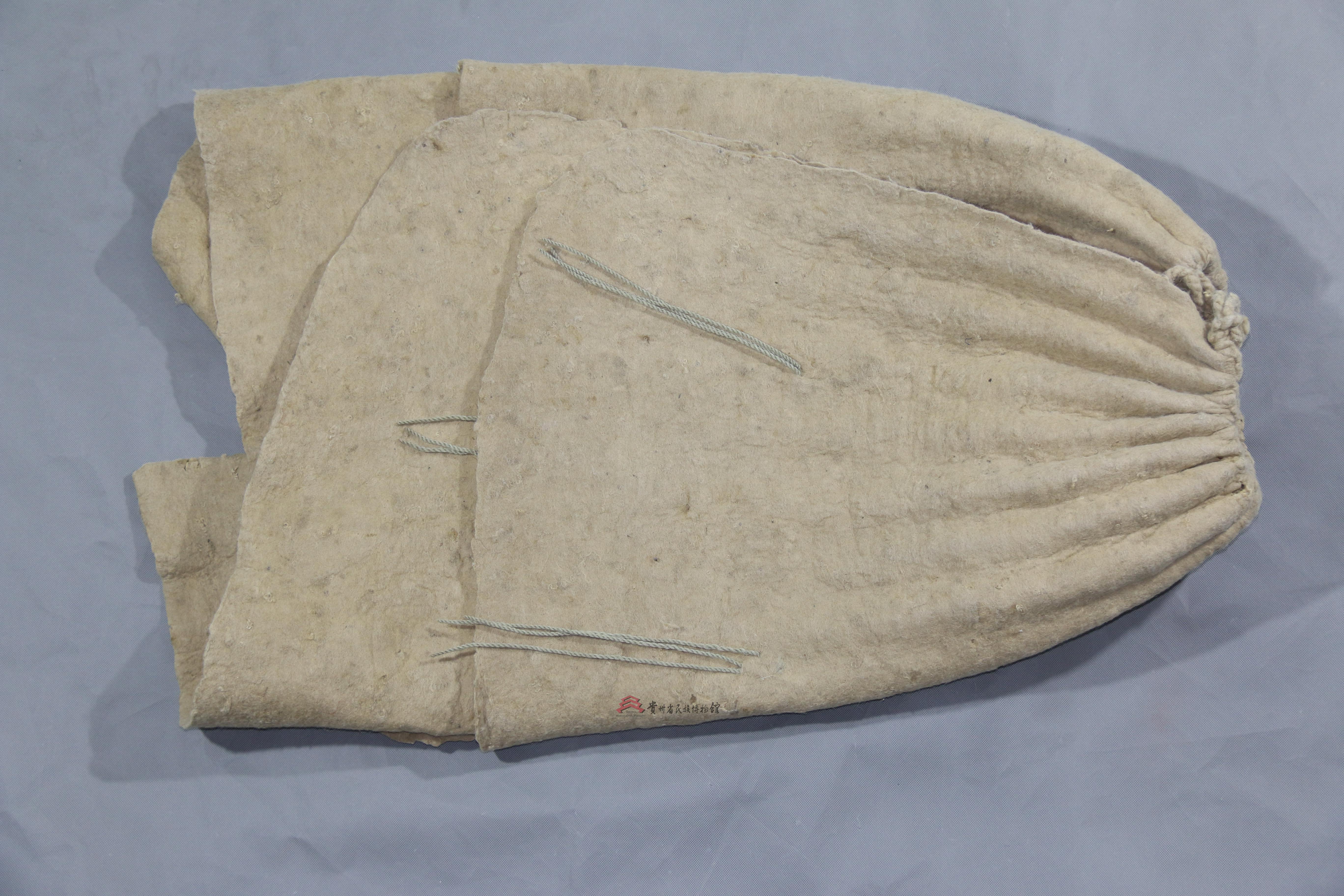 当代毕节彝族羊毛披毡