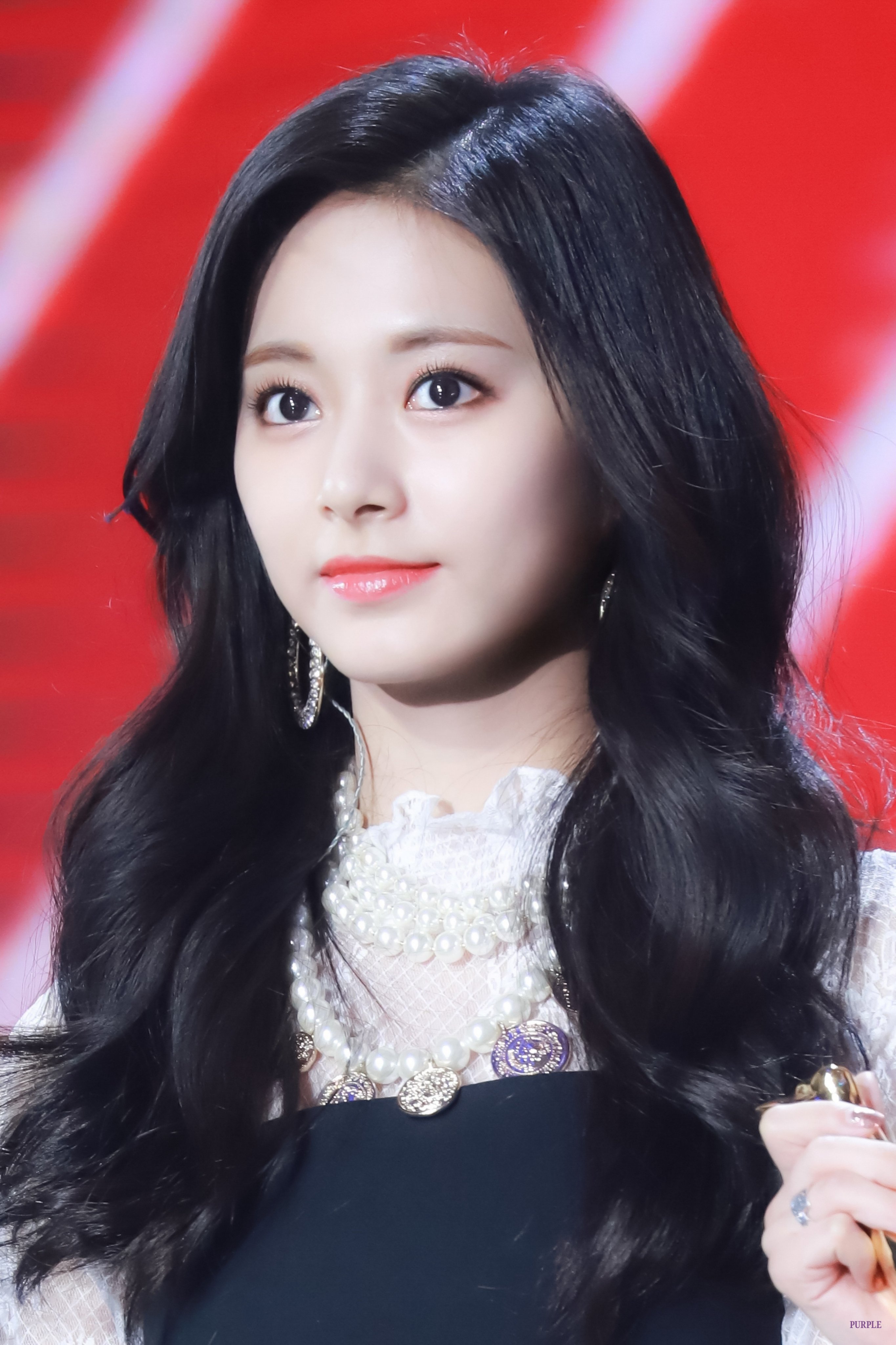  p>周子瑜(tzuyu),1999年6月14日出生于台湾省台南市东区,中国台湾