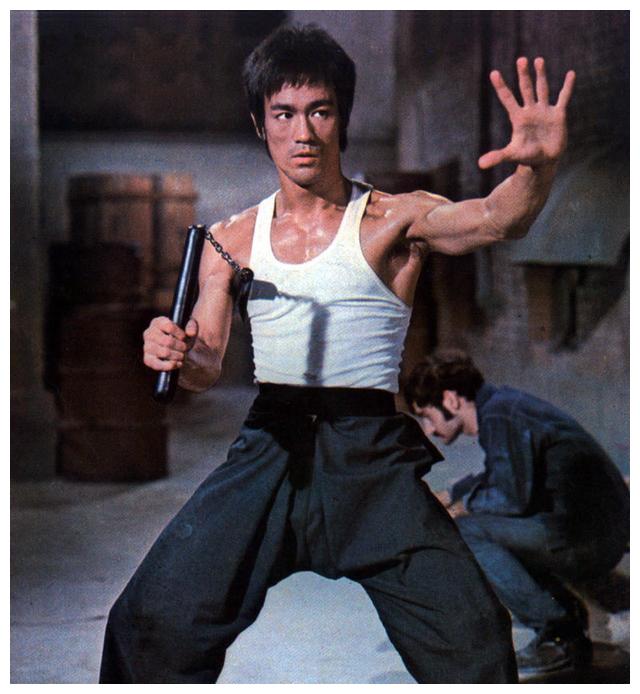 《猛龙过江》是由 a target="_blank" href="/item/李小龙/32914"