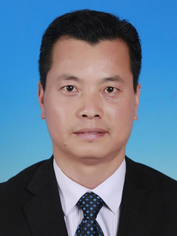  /p> p>现任吉安县万福镇人民政府党委副书记,镇长候选人. /p>