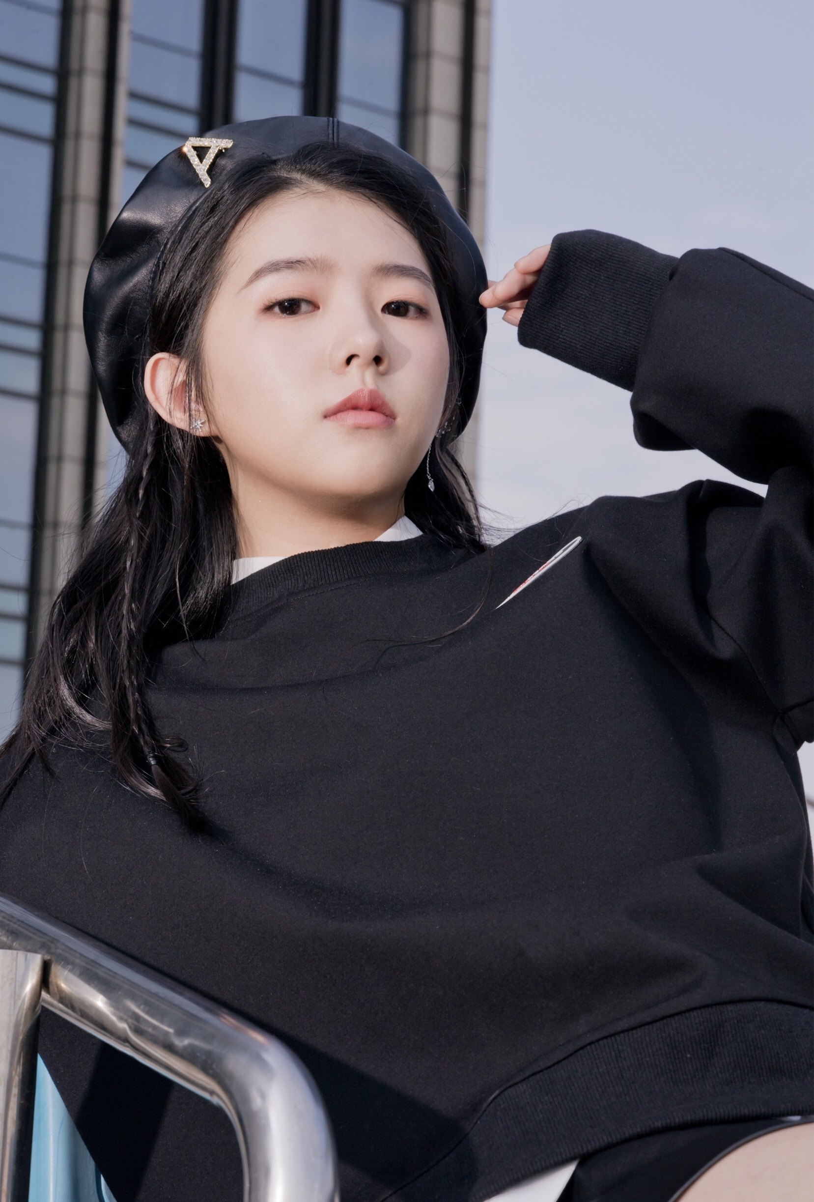 id="gnto7a3le6">何蓝逗,本名何蓝,1999年10月16日生于广东省惠州市