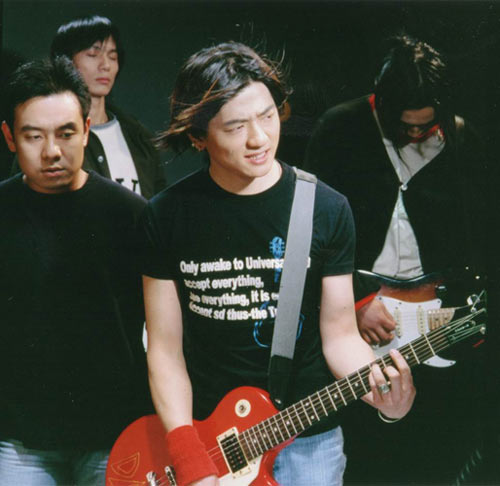  p>《天使》是 a href="#" data-lemmaid="445635">达达乐队 /a>于