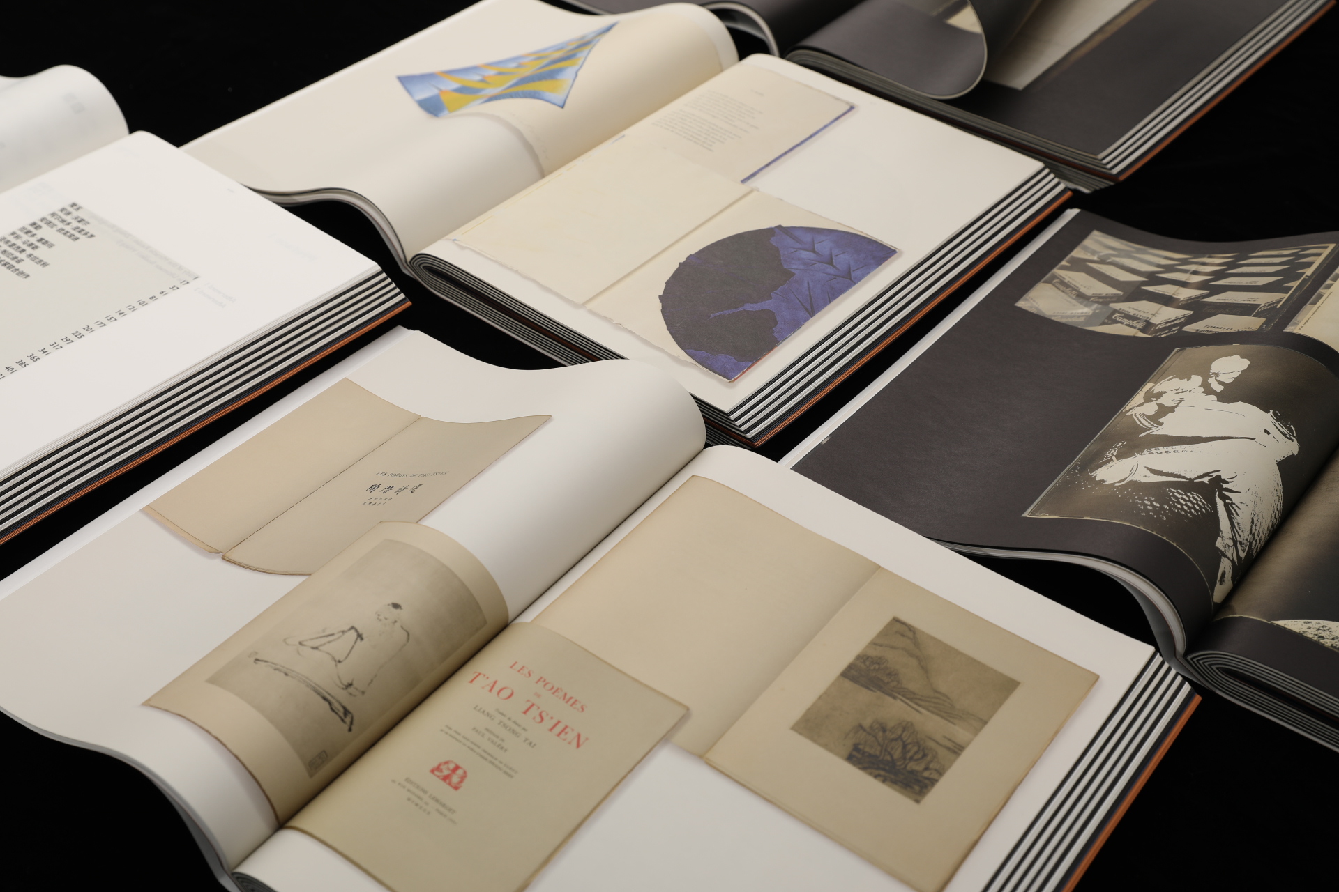 agi国际平面设计联盟成员;中国出版协会书籍设计艺术工作委员会委员