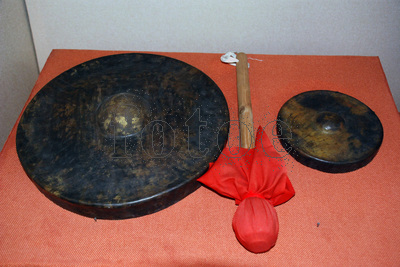  p>铓锣,铓又称冬锣.