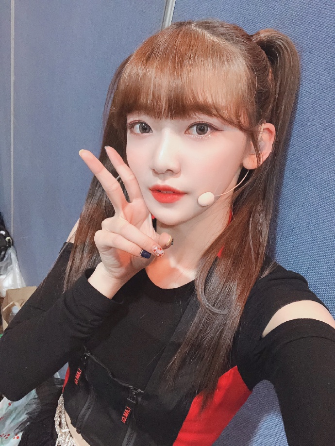 舞者,女子演唱组合 a target="_blank" href="/item/everglow