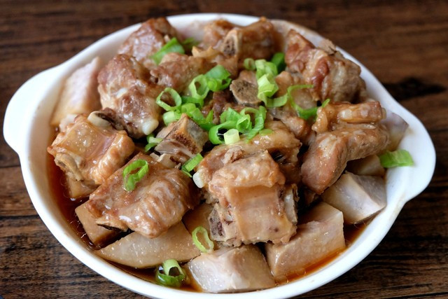 荔浦芋头烧排骨