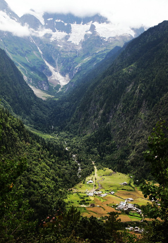  p data-id="gnwmhu730v">腾冲云峰山是一座自然形成的山脉,是国家aa