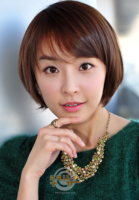  p>郑柔美(         ),1984年2月23日出生于釜山广域市,韩国女演员.