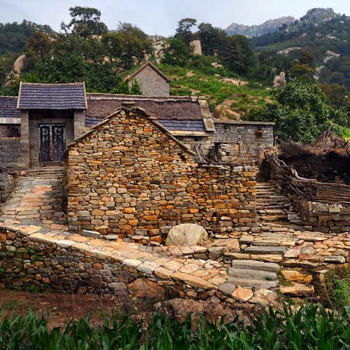 p>蒙山人家景区是沂蒙古村落的典型代表.