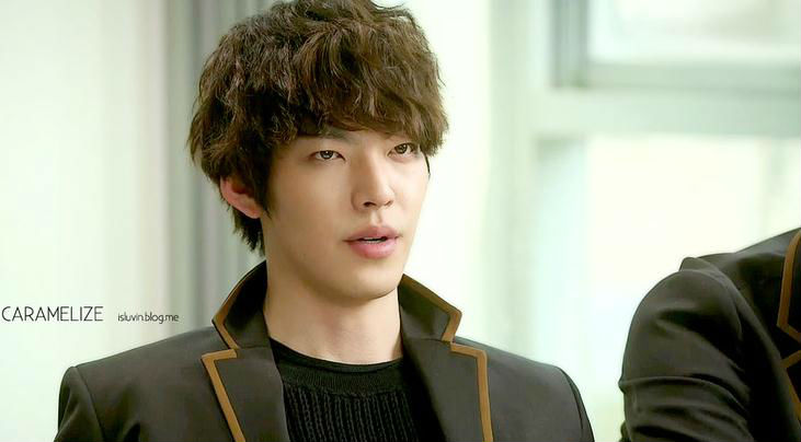 (         ),本名"金贤中",1989年7月16日出生于韩国首尔,韩国演员