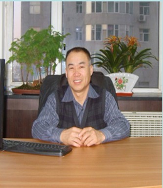 1983年从部队转业任九台市土产果品公司担任总经理,使该企业成为吉林