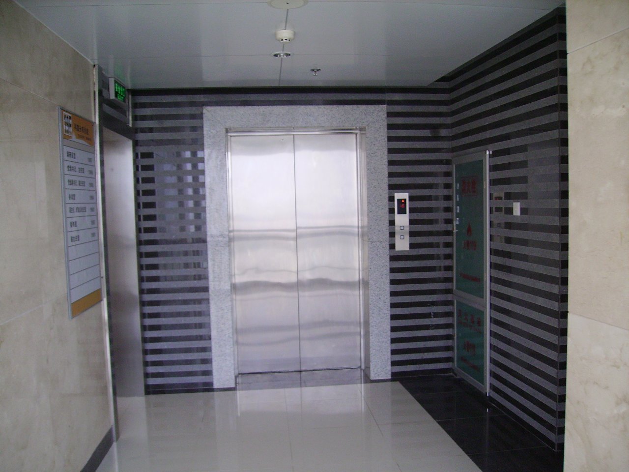 消防电梯
