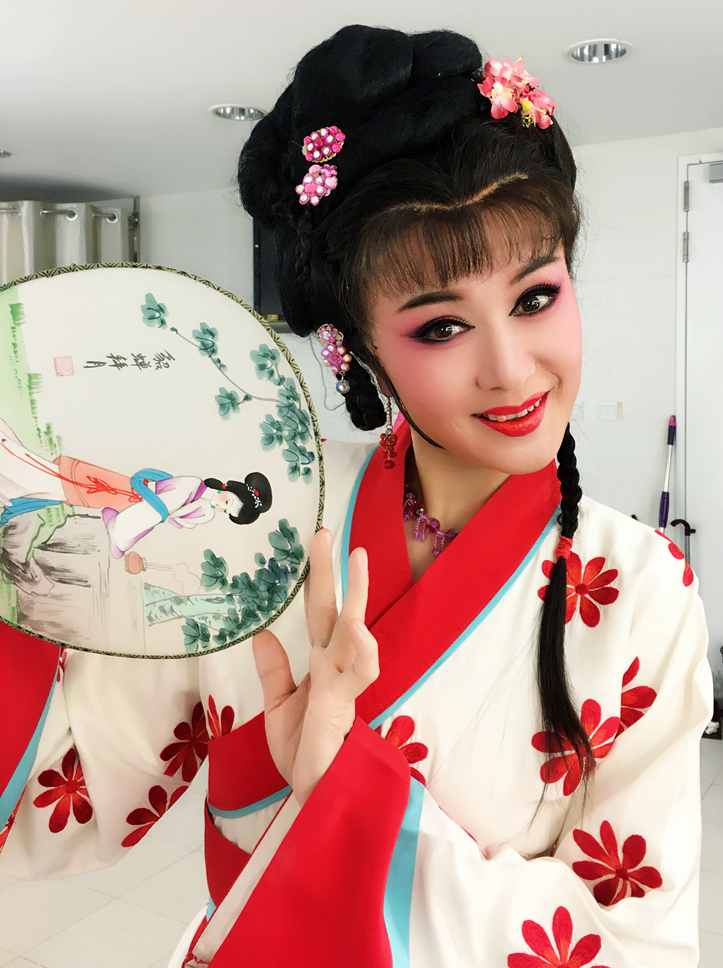  p>李君梅,女,现就职于陕西省戏曲研究院青年团.