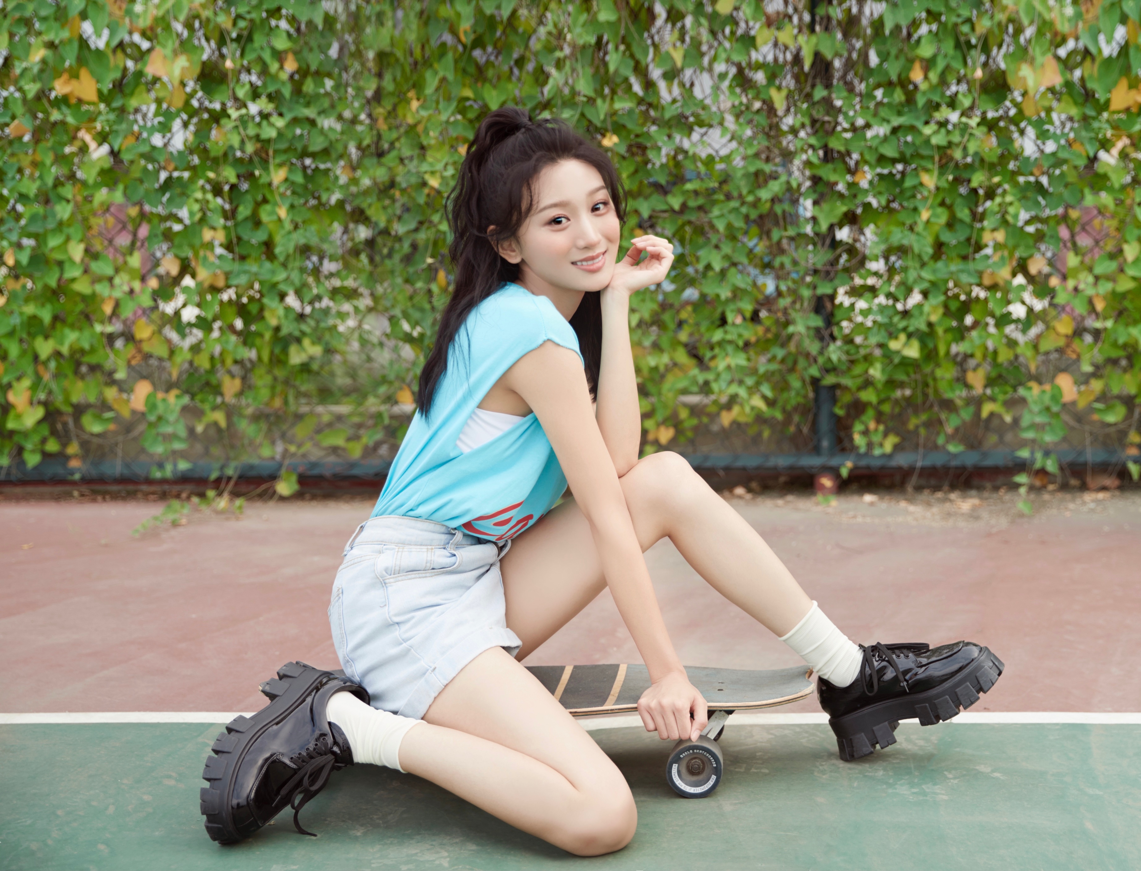 孙佳,演员,代表作品《阵地》.