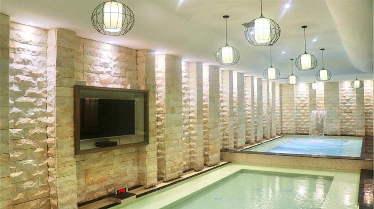  p>御都温泉位于蚌埠市蚌山区广场五街淮河文化广场万达影城东北侧50