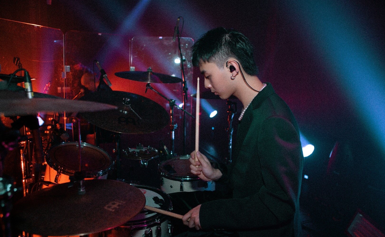 安雨,1994年10月13日出生于天津市,中国内地鼓手,摇滚乐队mandarin