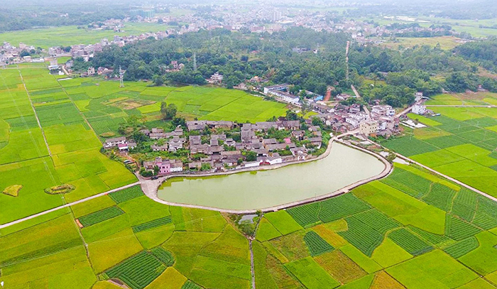 大湖镇,隶属于广东省河源市 a target="_blank" href="/item/连平县