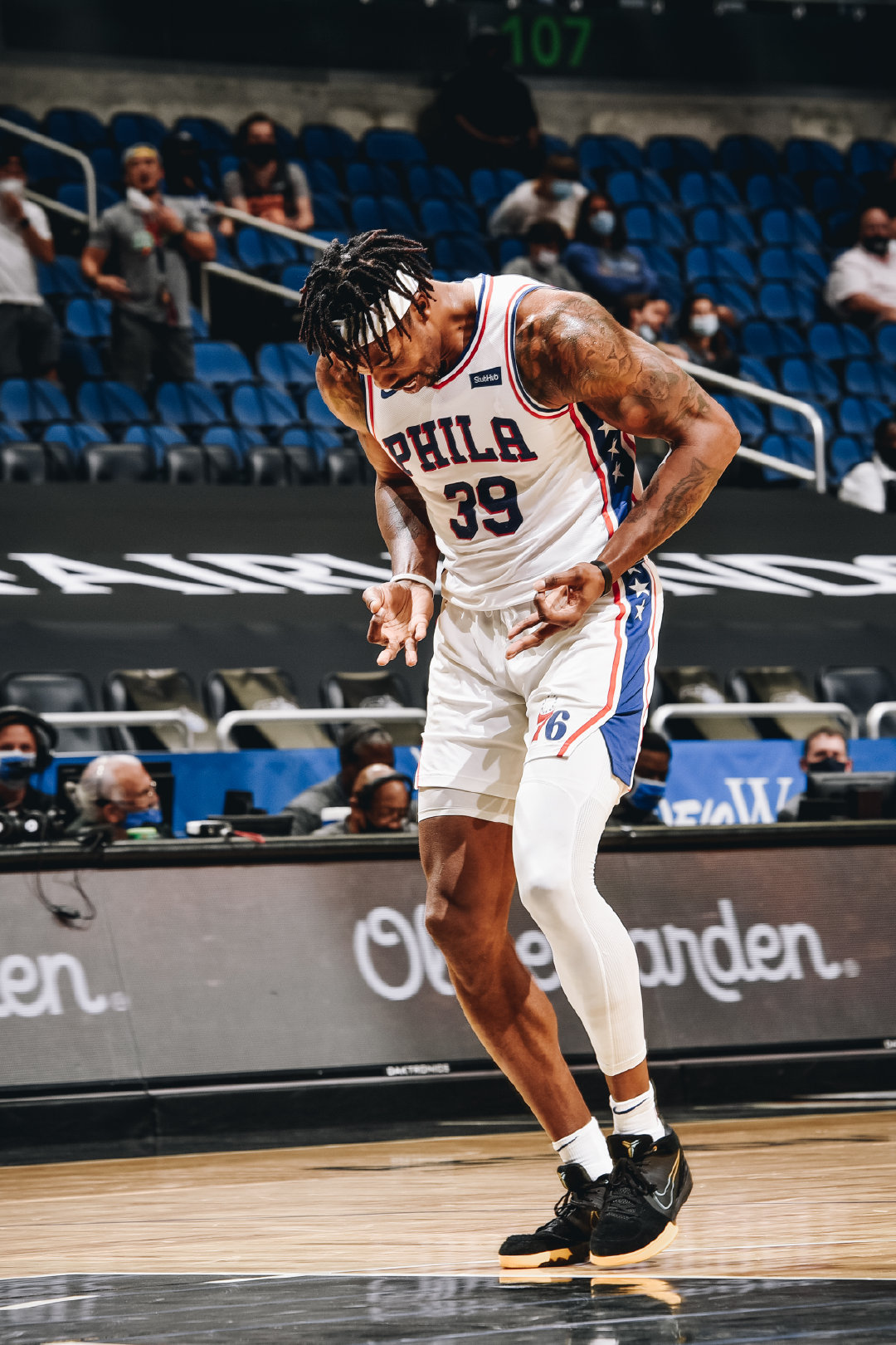  p>德怀特·霍华德(dwight howard) ,1985年12月8日出生于美国 a