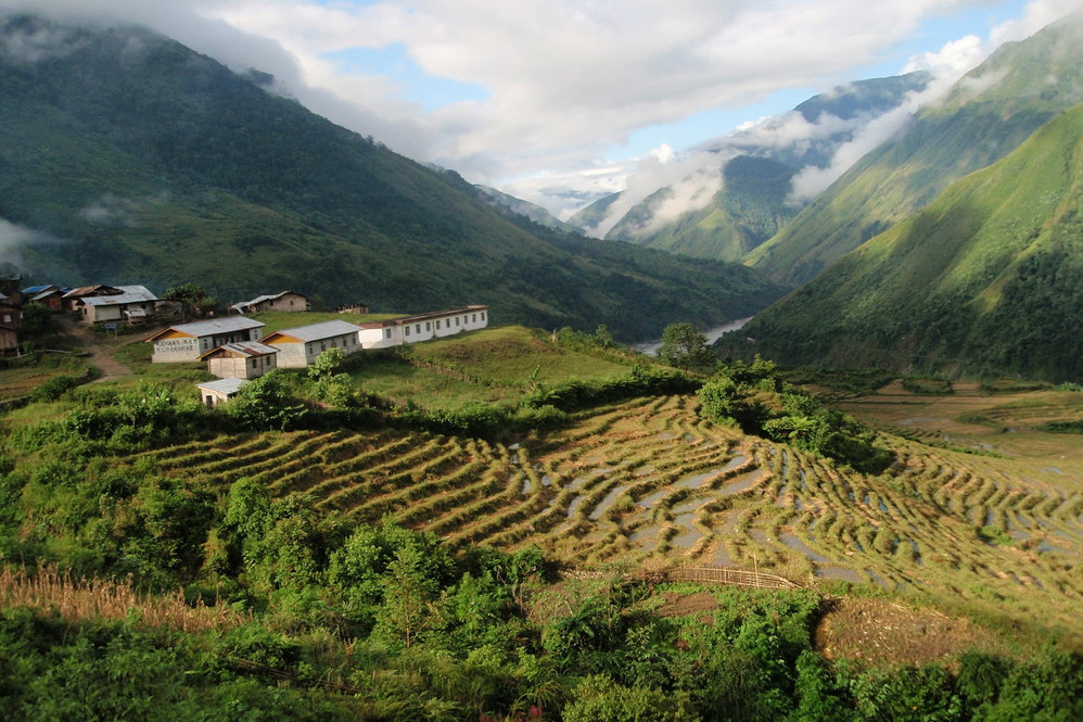  p>背崩村是西藏墨脱县背崩乡辖行政村,乡政府驻地.