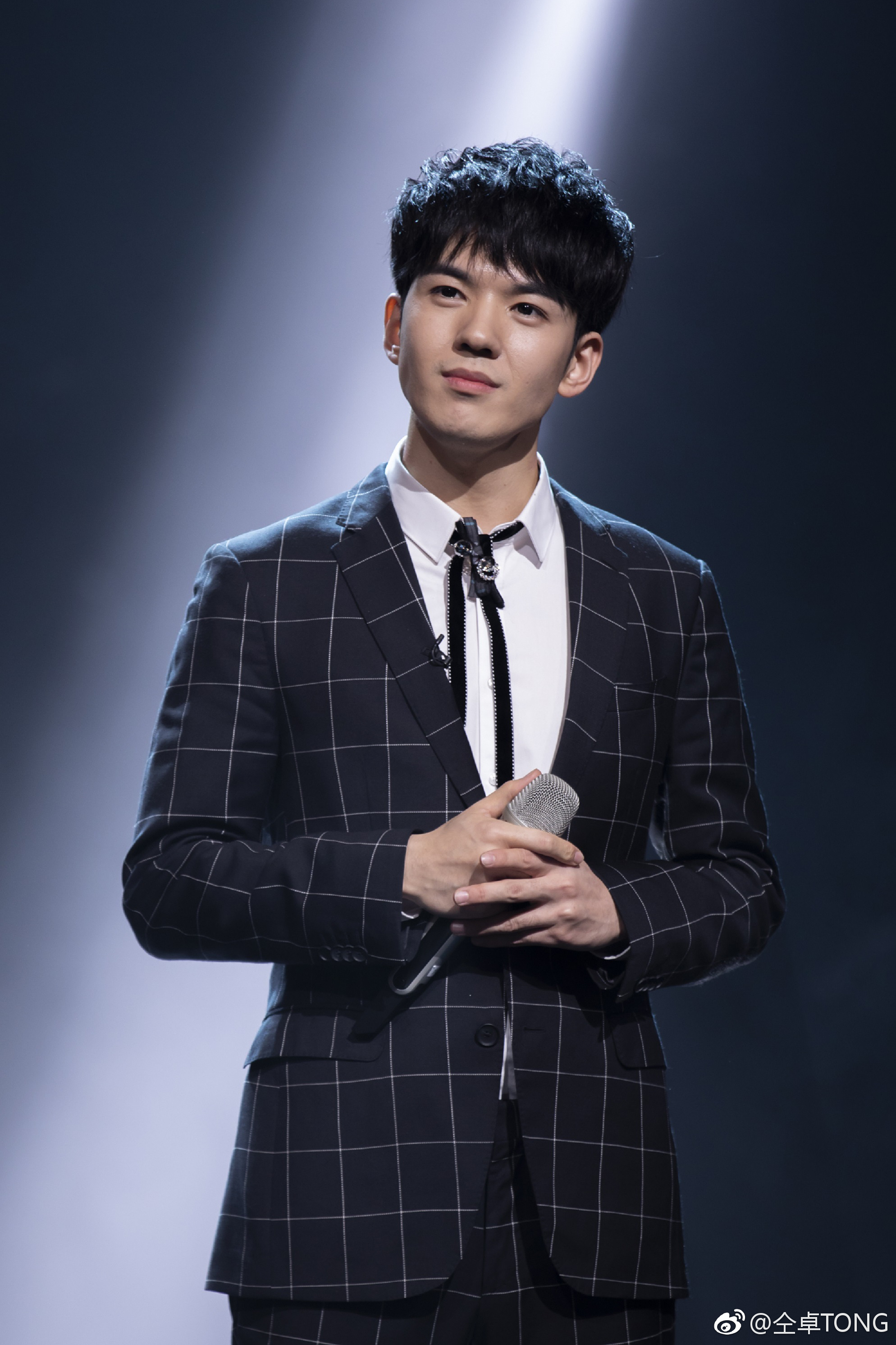  p>仝卓(tong zhuo),曾用名胡佳文,李佳文,李振华,曾用艺名童卓,1994