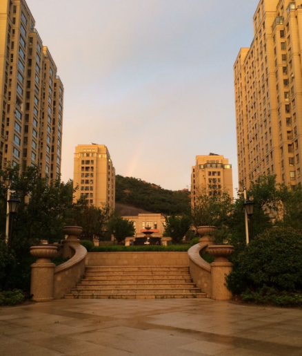  p>蓝山湾二期位于青岛市李沧十梅庵,由 a target="_blank" href="