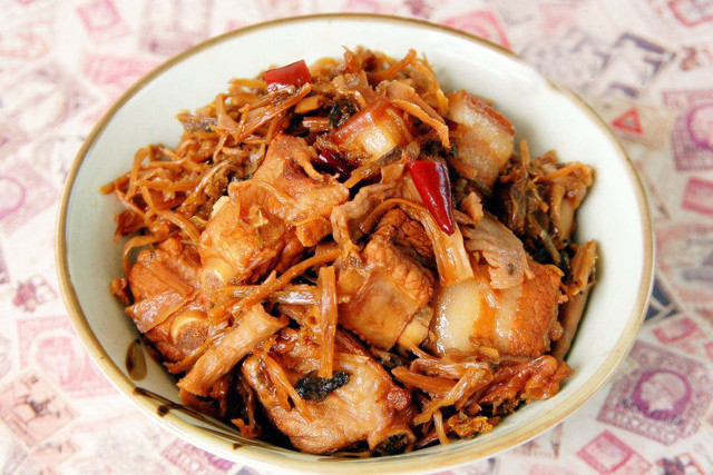 梅菜笋干烧五花肉