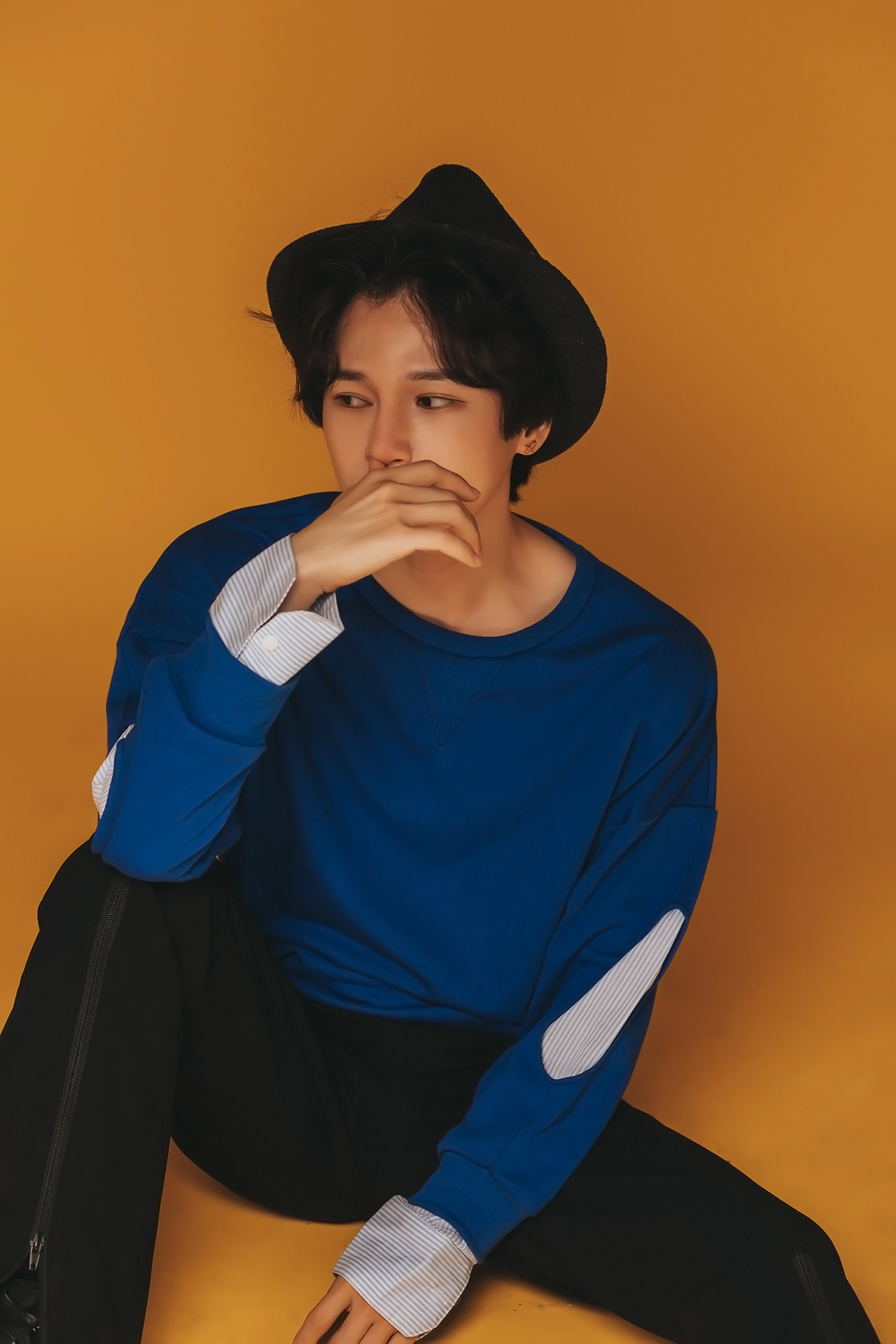  p>陈奕天(eachen),原名陈奕,曾用名陈旭天,陈一天,1997年4月20日出生