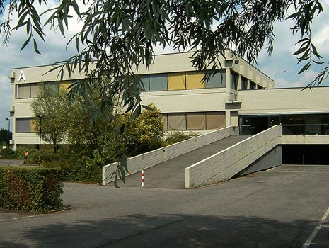 荷语鲁汶天主教大学科特瑞克分校