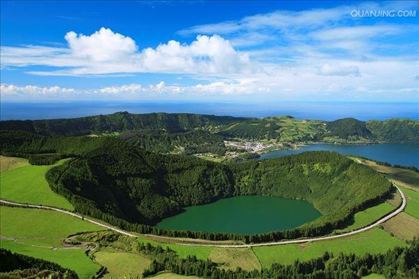  p>亚速尔群岛(azores)位于 a href="#" data-lemmaid="5011779">北大