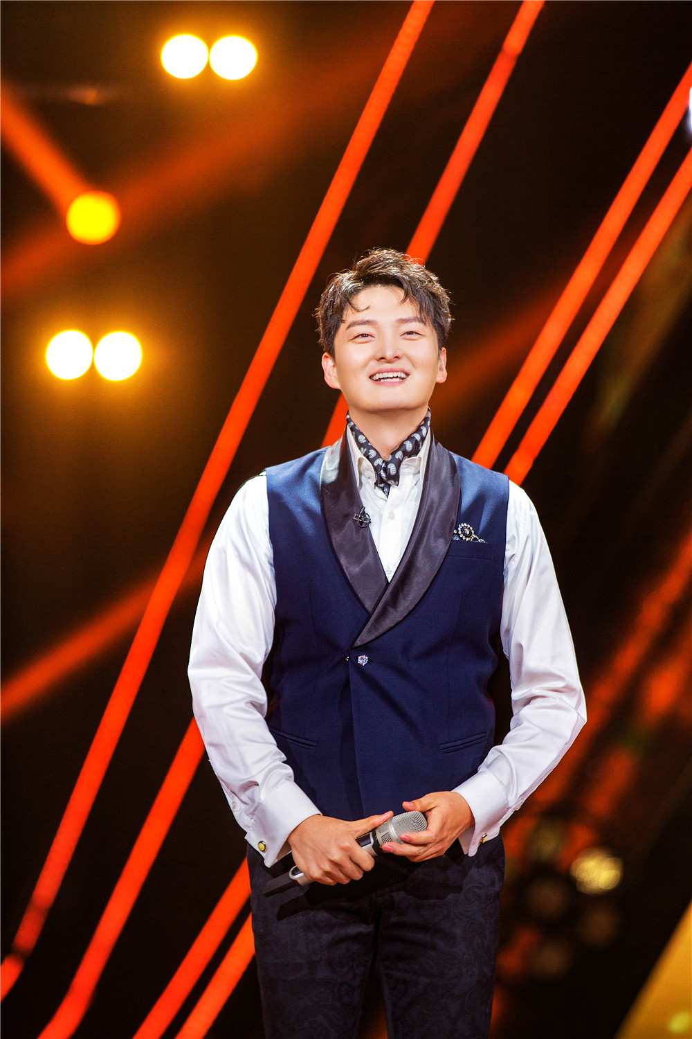 ug80">王凯,1983年2月21日出生于河北省,中国内地男高音歌手,歌剧演员