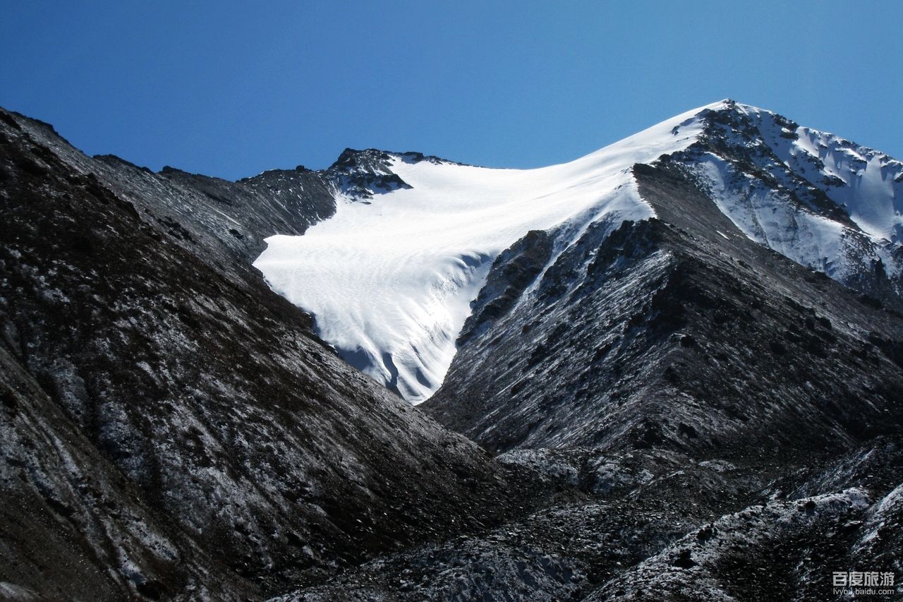  p>七一冰川位于甘肃省 a target="_blank" href="/item/嘉峪关市