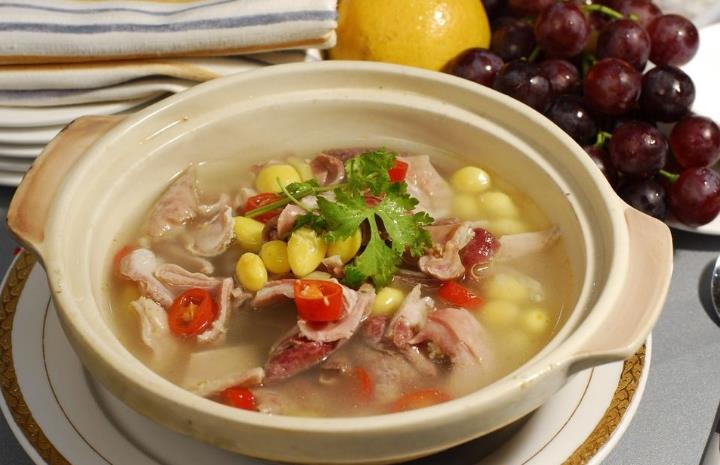 什么炖猪肚好吃又营养( 什么炖猪肚好吃又营养窍门 )